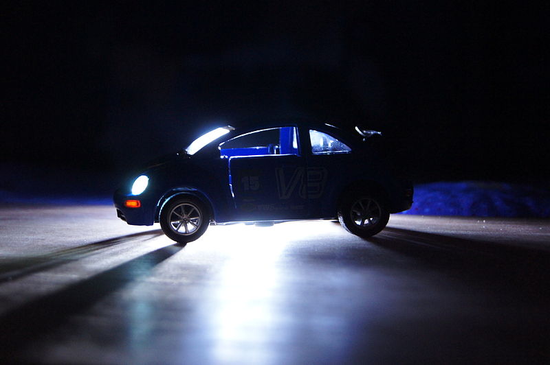800px-Toy_car_1